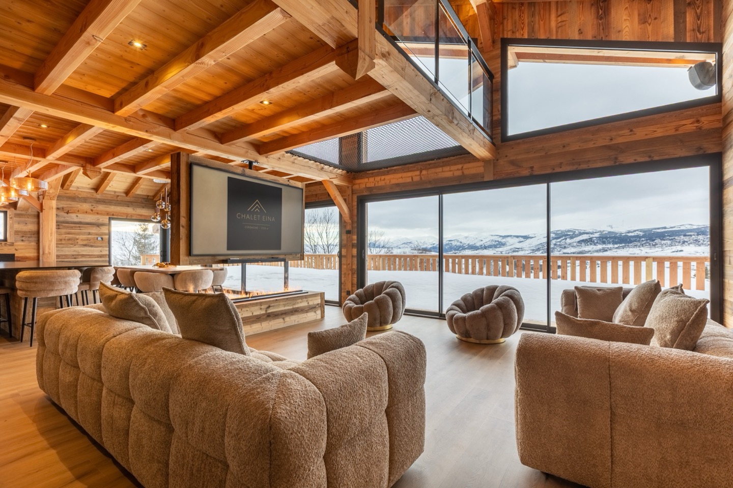 The Living Room — 125 m²